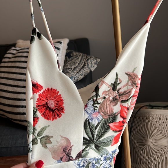 Dress - Picture 4 of 8